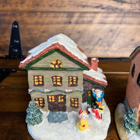 Albert E Price Christmas Village Resin Houses Vintage 1992 3” Tall, lot of 2, - Picture 2 of 9